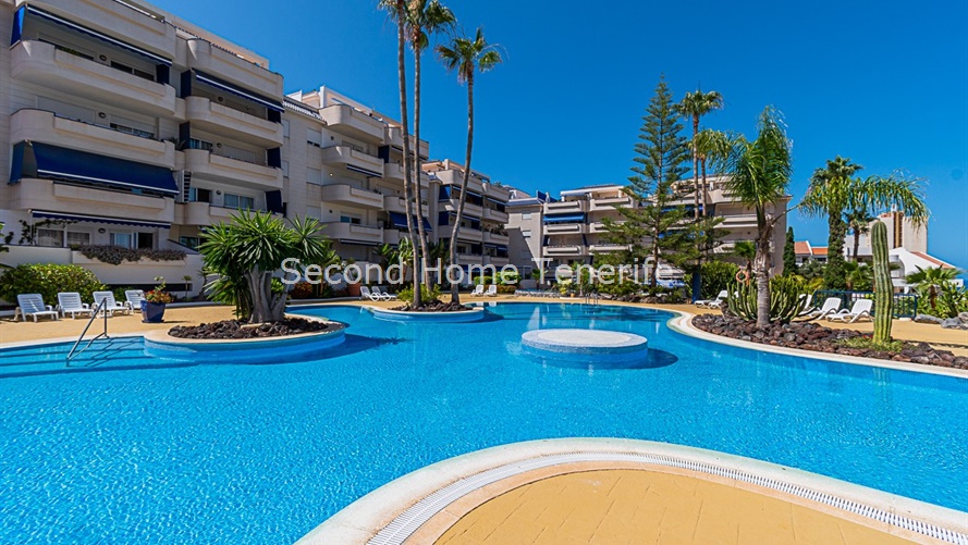 Apartment-Los Cristianos-Community-pool-Tenerife